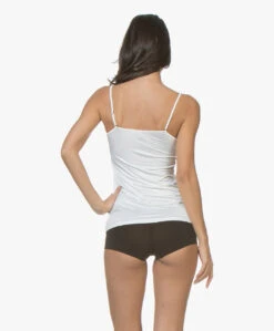 Hanro Satin Deluxe Spaghetti Top - Off-White 12 Hanro Satin Deluxe Spaghetti Top - Off-White -Modewinkel 181220 HANRO Touch Feeling Low rise Short Zwart 167