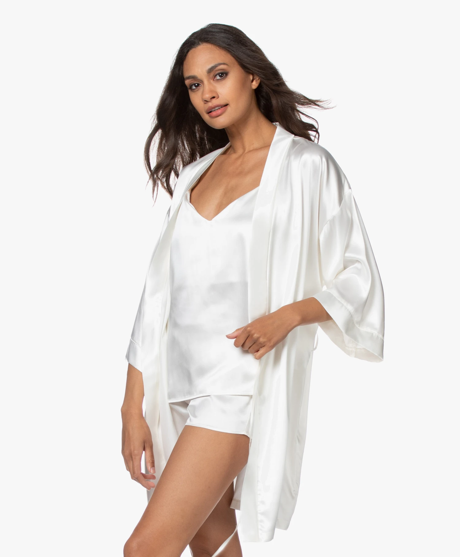 By Dariia Day Mulberry Zijden Kimono - Powder White 4 By Dariia Day Mulberry Zijden Kimono - Powder White - Afbeelding 2