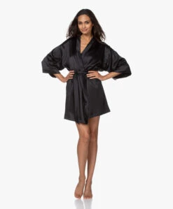 By Dariia Day Mulberry Zijden Short - Midnight Black -Modewinkel 200707 88d49af1 4f00 44a3 9459 eafcbe76a6dd