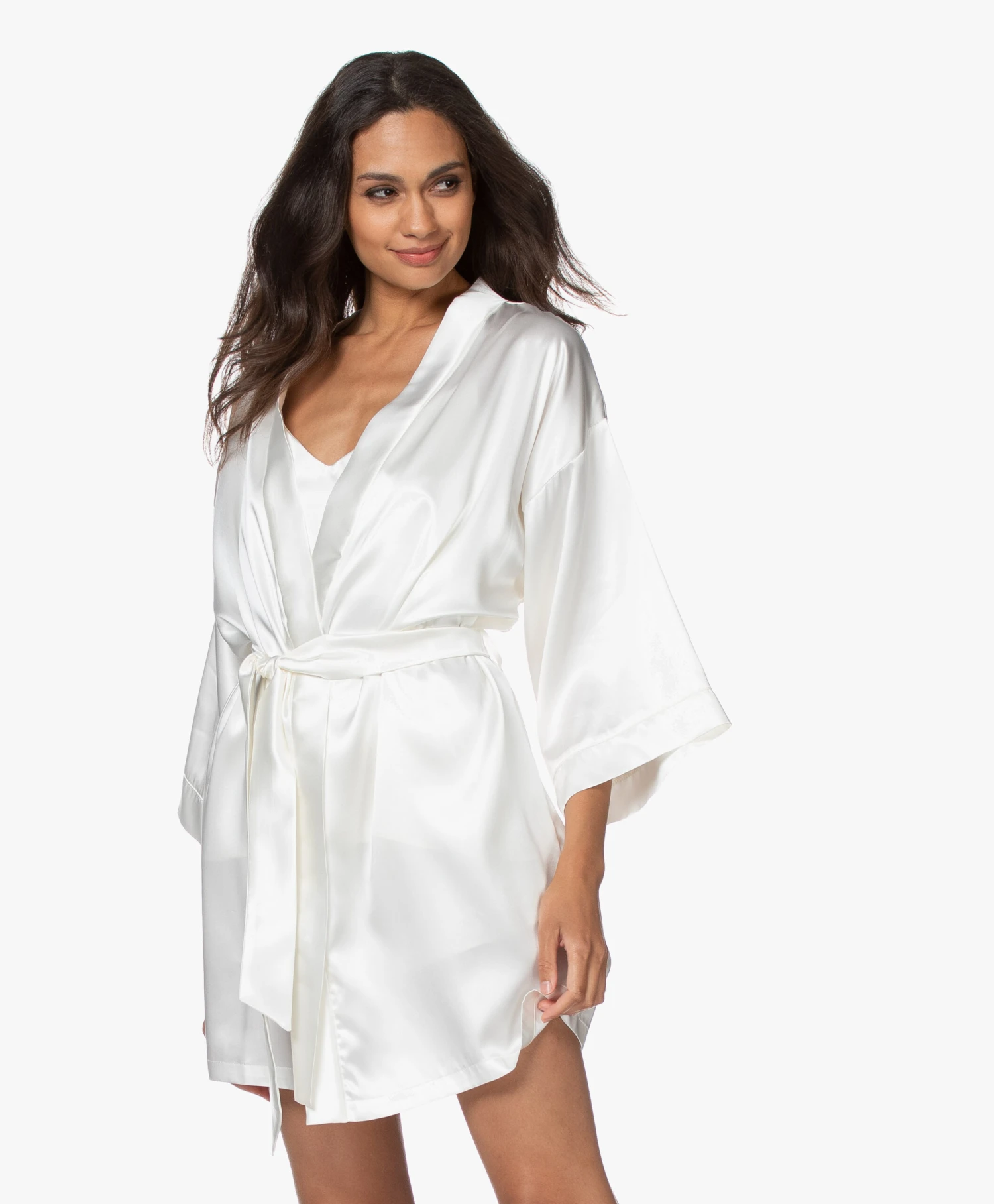By Dariia Day Mulberry Zijden Kimono - Powder White 10 By Dariia Day Mulberry Zijden Kimono - Powder White - Afbeelding 8