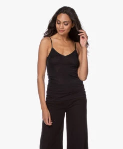 Hanro Wol-Zijde Spaghettitop - Zwart 25 Hanro Wol-Zijde Spaghettitop - Zwart -Modewinkel 200716 51342d8d 2a4c 44e1 8bfc 1e1d001ca042