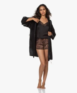 By Dariia Day Mulberry Zijden Kimono - Midnight Black -Modewinkel 200820 aec13177 a6eb 4def 9319 ca9d46bafcef