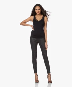 Hanro Cotton Lace V-Hals Top - Zwart -Modewinkel 201215 93e8c485 58ce 4bae 8dbe a99c443ee334