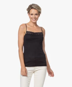 Hanro Moments Spaghetti Top - Zwart -Modewinkel 210622 65138547 0d17 4262 a0b1 a3d89014aad6