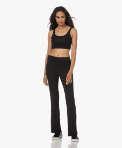 Skin Clio Jersey Crop Top - Zwart -Modewinkel 220802 c9d08c70 d84f 4711 8a9d eebc86d30644