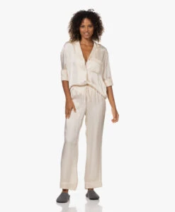 Love Stories Blue Moon Satijnen Seersucker Pyjama Blouse - Off-White -Modewinkel 220830 39dbe789 83dd 4302 b5c4 8e056c57567b