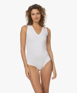 Spanx® Suit Yourself Mouwloze V-Hals Bodysuit - Wit 17 Spanx® Suit Yourself Mouwloze V-Hals Bodysuit - Wit -Modewinkel 230301 64170e75 1f5a 4276 8ff7 da4f8bd5dcb9