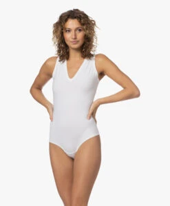 Spanx® Suit Yourself Mouwloze V-Hals Bodysuit - Wit 26 Spanx® Suit Yourself Mouwloze V-Hals Bodysuit - Wit -Modewinkel 230301 ac2b20db 4233 49e1 a7d7 128e13a040f2