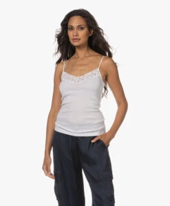 Hanro Moments Spaghetti Top - Wit -Modewinkel 230801 a4486cb2 4ad1 4888 b7dd 7d3ab5b73367