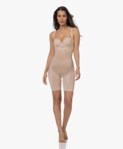 Spanx® Thinstincts 2.0 Open-Bust Mid-Thigh Body - Champagne Beige -Modewinkel 28c1ea52 b247 49a2 9f75 e38d821a19d8 116