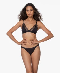 Love Stories Wild Rose Lace Slip - Zwart 17 Love Stories Wild Rose Lace Slip - Zwart -Modewinkel 745c3b25 294a 4985 ba37 2b4dab758f85