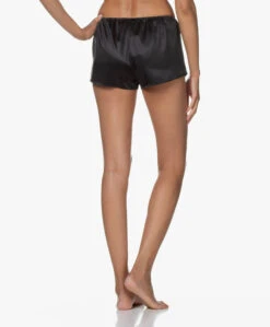 By Dariia Day Mulberry Zijden Short - Midnight Black -Modewinkel 7475c7df 8651 4480 9d90 3c719158a57d