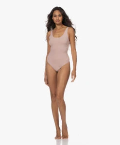 Wolford Ribjersey String Body - Powder Pink 19 Wolford Ribjersey String Body - Powder Pink -Modewinkel 7f628a1e 4f8a 4244 9f9b 8abd1c5aaded 54