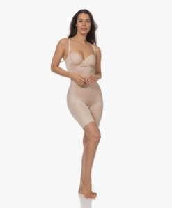 Spanx® Thinstincts 2.0 Open-Bust Mid-Thigh Body - Champagne Beige -Modewinkel 98c44dd4 a39a 4fd1 a91c 850ca5cf0536 122