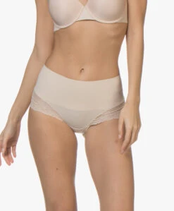 Spanx® Undie-Tectable Lace Hi-Hipster - Soft Nude 14 Spanx® Undie-Tectable Lace Hi-Hipster - Soft Nude -Modewinkel SPANX Undie tectable Lace Hi Hipster Soft Nude 56