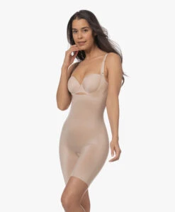 Spanx® Thinstincts 2.0 Open-Bust Mid-Thigh Body - Champagne Beige -Modewinkel bf8e1ce3 e8f9 49f8 9f89 2d37ffa2cbb5 141