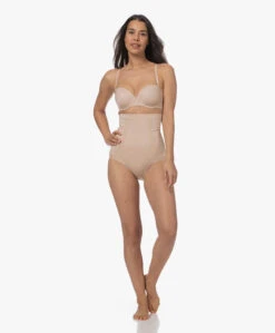 Spanx® Oncore High-Wasted Slip - Soft Nude -Modewinkel c6c7e932 3794 4d60 8cad ff0ba7054811 115