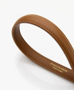 By Malene Birger Katin Smalle Leren Riem - Cognac 17 By Malene Birger Katin Smalle Leren Riem - Cognac -Modewinkel f92300c1 3b4c 4cc7 8e8e 166d9959e7a6 01